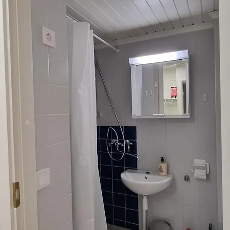 Kompakti Yksioe Numero 4 Pienkerrostalossa Pori