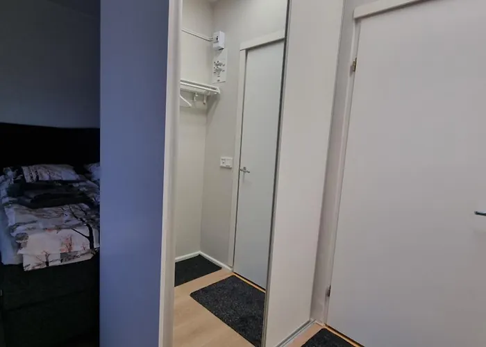 Kompakti Yksioe Numero 4 Pienkerrostalossa Björneborg