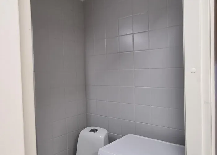 Kompakti Yksioe Numero 4 Pienkerrostalossa * Björneborg