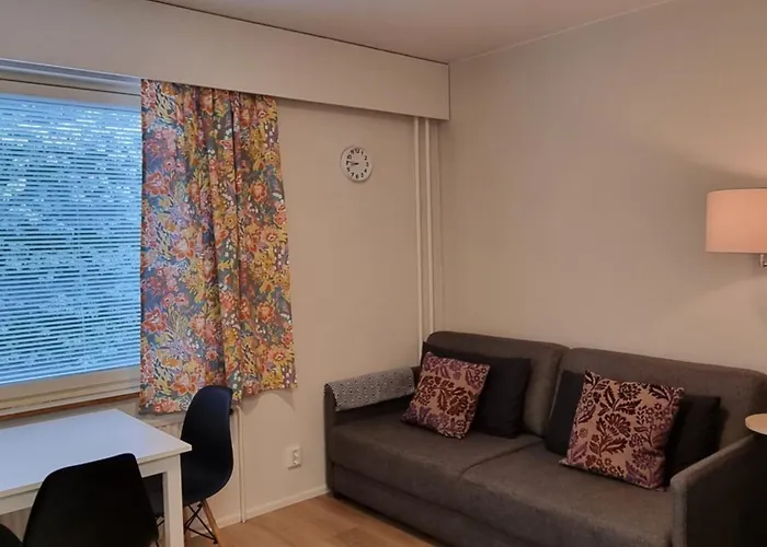 Kompakti Yksioe Numero 4 Pienkerrostalossa * Björneborg